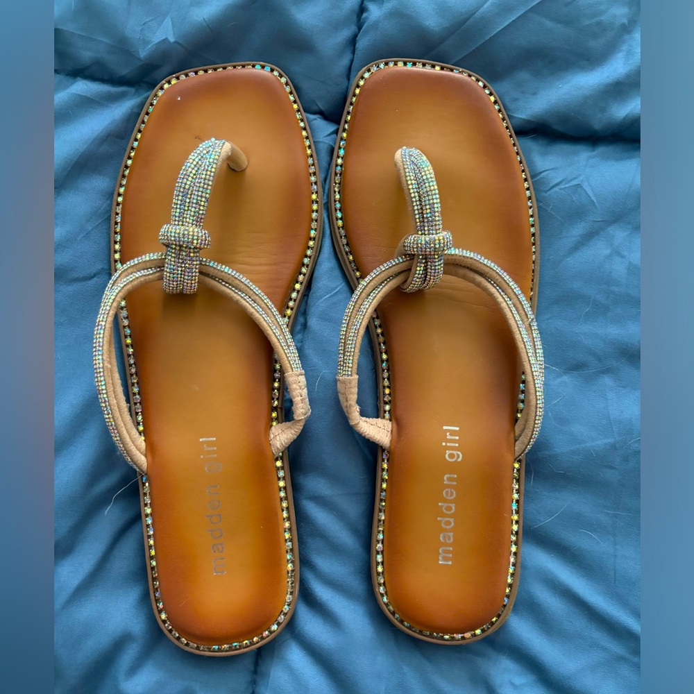 Madden 💋 Girl 💕 HOLLIS T-Strap 🌺 sandals 🏝️